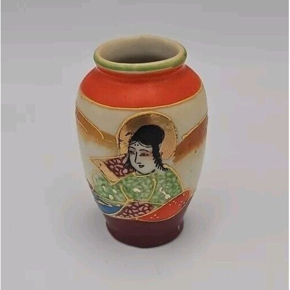 VINTAGE OCCUPIED JAPAN HANDPINTED MORIAGE SATSUMA "GEISHA GIRL" MINI BUD VASE